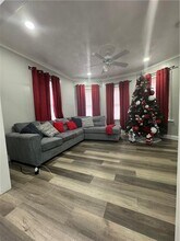 361 Sayles St in Providence, RI - Foto de edificio - Building Photo