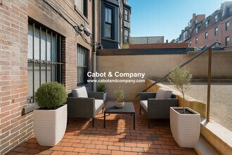 229 Beacon St, Unit B2 in Boston, MA - Building Photo - Building Photo