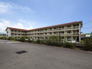 Hale Hinano Apartments in Hilo, HI - Building Photo - Building Photo