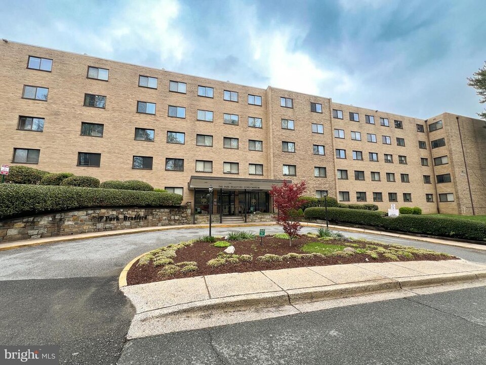 8601 Manchester Rd in Silver Spring, MD - Building Photo