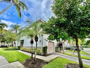 3877 San Simeon Cir in Weston, FL - Building Photo - Building Photo
