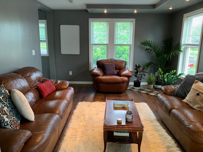 42 Mechanic St, Unit 2, Unit 2