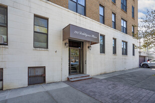 293 Dahlgren Pl in Brooklyn, NY - Foto de edificio - Building Photo