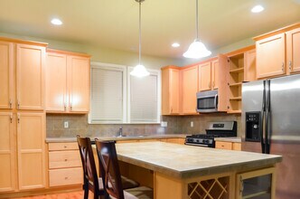 13123 NE 139th Ct in Kirkland, WA - Building Photo - Building Photo