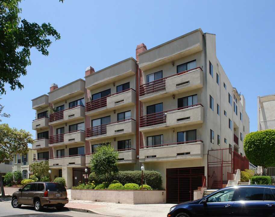121 S Swall Dr in Los Angeles, CA - Foto de edificio