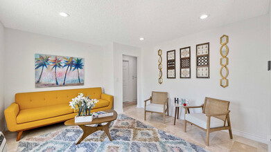 Residence at Sierra Vista in Las Vegas, NV - Foto de edificio - Building Photo