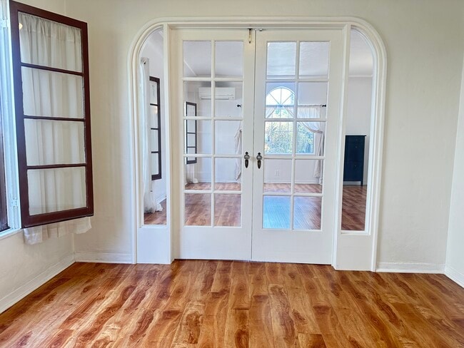 1607 S Sierra Bonita Ave, Unit 1607 in Los Angeles, CA - Building Photo - Building Photo