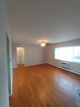 3 Myrtle Ave, Unit Laurel Gardens  3 B in Eatontown, NJ - Building Photo - Building Photo