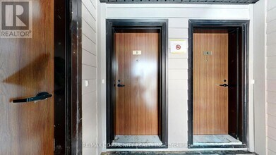 30 Markdale Ln in Markham, ON - Building Photo - Building Photo