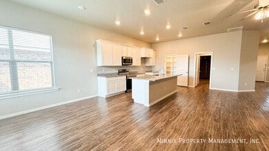 2010 Kenwood Ave in Lubbock, TX - Building Photo - Building Photo
