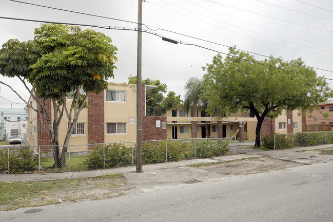 Renaissance Homes Apartments in Miami, FL - Building Photo - Building Photo