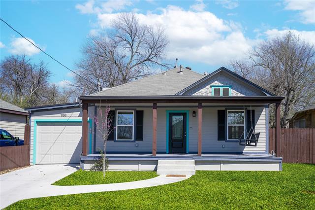 700 S Beacon St in Dallas, TX - Building Photo