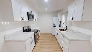 12159 Magnolia in Valley Village, CA - Building Photo - Interior Photo