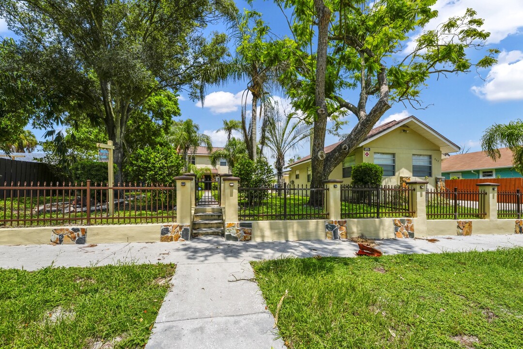 950 18th Ave S in St. Petersburg, FL - Building Photo