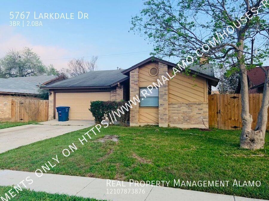 5767 Larkdale Dr in San Antonio, TX - Building Photo