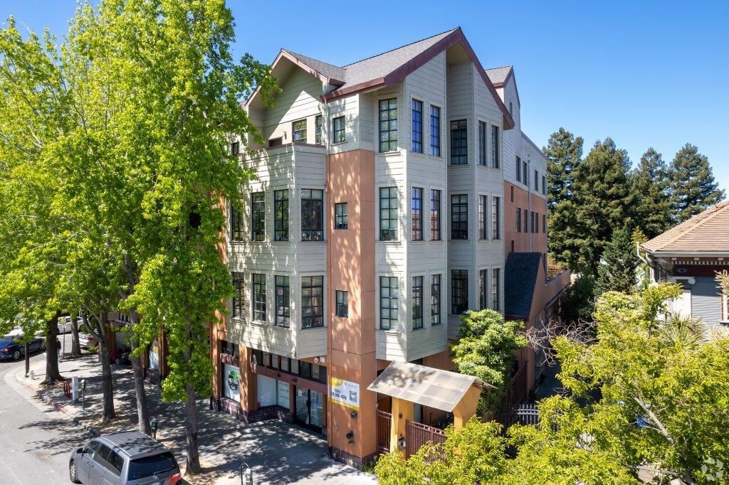 Telegraph Bays in Berkeley, CA - Foto de edificio