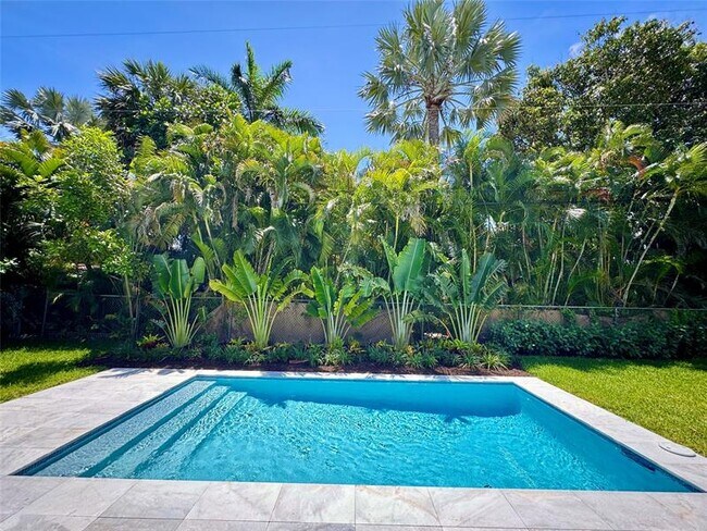 property at 400 NE 26th Dr