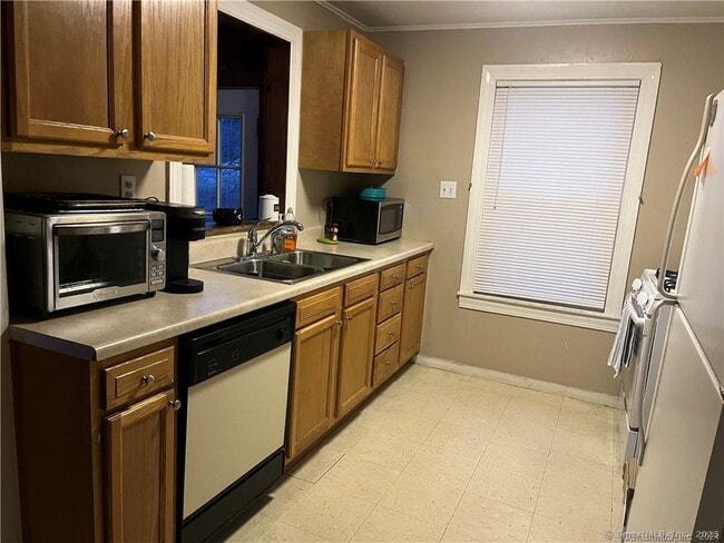 63 Thompson St in Hamden, CT - Building Photo - Building Photo