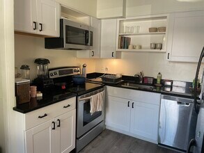 7036 Strathmore St, Unit 111 in Bethesda, MD - Building Photo - Building Photo