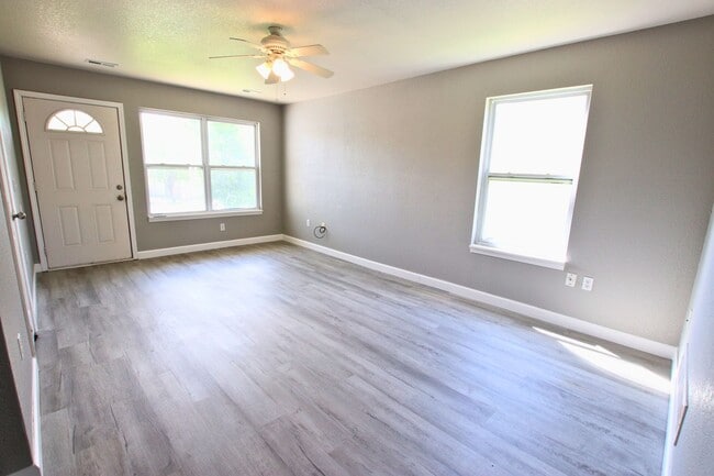 709 Elliott Ln in Knob Noster, MO - Building Photo - Building Photo