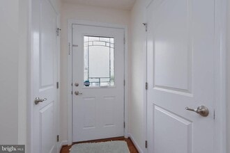 41686 McMonagle Square in Aldie, VA - Building Photo - Building Photo