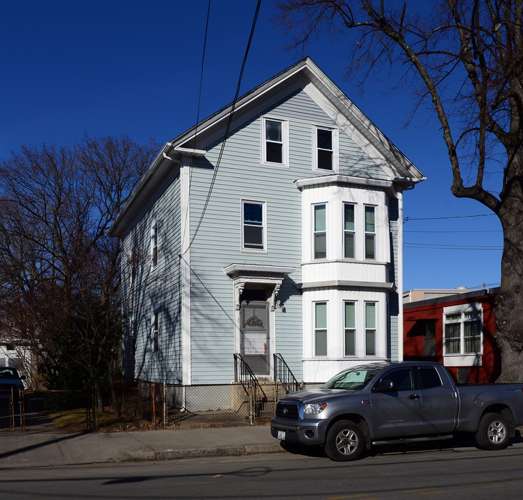 141 Delaine St in Providence, RI - Building Photo