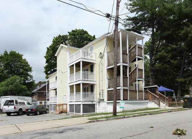 44 Connecticut Ave in New London, CT - Foto de edificio - Building Photo