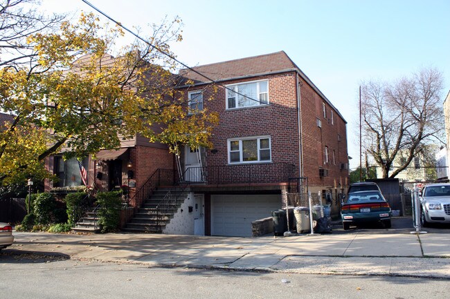 1727 Lurting Ave in Bronx, NY - Foto de edificio - Building Photo
