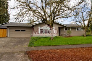 2683 Jeppesen Acres Rd in Eugene, OR - Building Photo