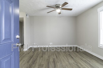 109 Kingsridge Dr in La Vergne, TN - Building Photo - Building Photo