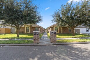 418 Lotto Ln, Unit 2 in Edinburg, TX - Building Photo