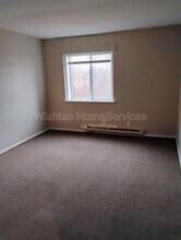 218 Charleston Blvd in Macomb, IL - Building Photo - Building Photo