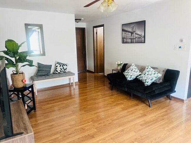 property at 2408 Park Pl