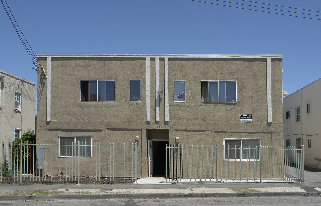 424-426 W 10th St in Pittsburg, CA - Foto de edificio