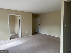 12307 Braxfield Ct in North Bethesda, MD - Foto de edificio - Building Photo