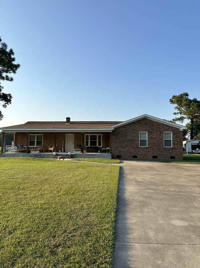 550 Peak Branch Rd in Snow Hill, NC - Building Photo - Building Photo