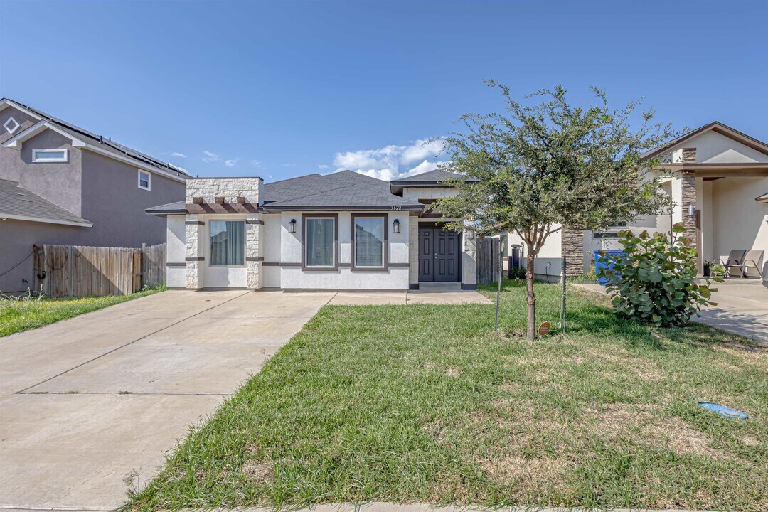 3622 Octavia Dr in Laredo, TX - Building Photo