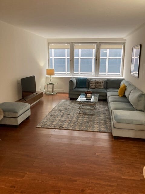 130 Water St, Unit 9C in New York, NY - Building Photo - Building Photo