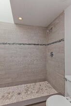 998 Tremont St, Unit 2 in Boston, MA - Foto de edificio - Building Photo