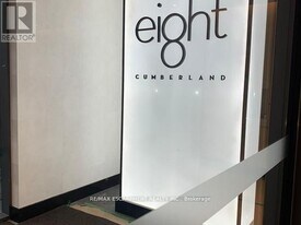 8 Cumberland St in Toronto, ON - Building Photo