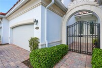 3159 Serena Ln in Naples, FL - Foto de edificio - Building Photo