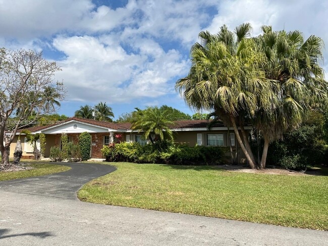 property at 5645 SW 85th St