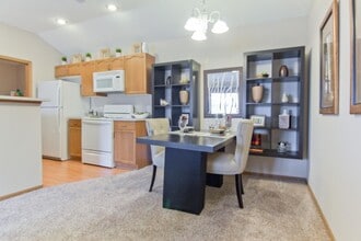 Albany Commons in Westerville, OH - Foto de edificio - Building Photo