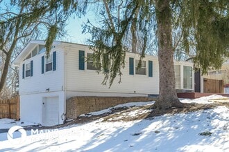 5811 N Highland Ave in Kansas City, MO - Building Photo - Building Photo