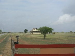 100 County Road 242 in Orange Grove, TX - Building Photo - Building Photo