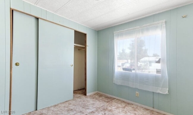 property at 1240 S Comstock Cir