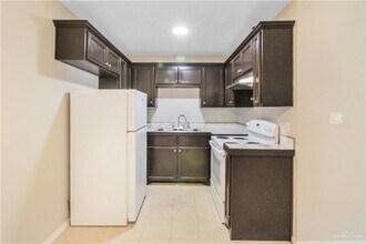 2901 E de la Rosa Dr in Edinburg, TX - Building Photo - Building Photo