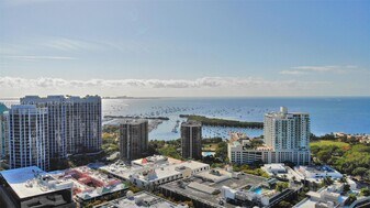 3061 Oak Ave in Miami, FL - Building Photo