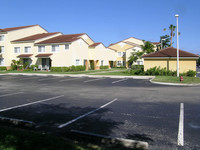 The Yacht Club in Lantana, FL - Foto de edificio - Building Photo