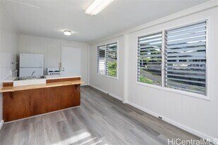 2341 Palolo Ave in Honolulu, HI - Building Photo